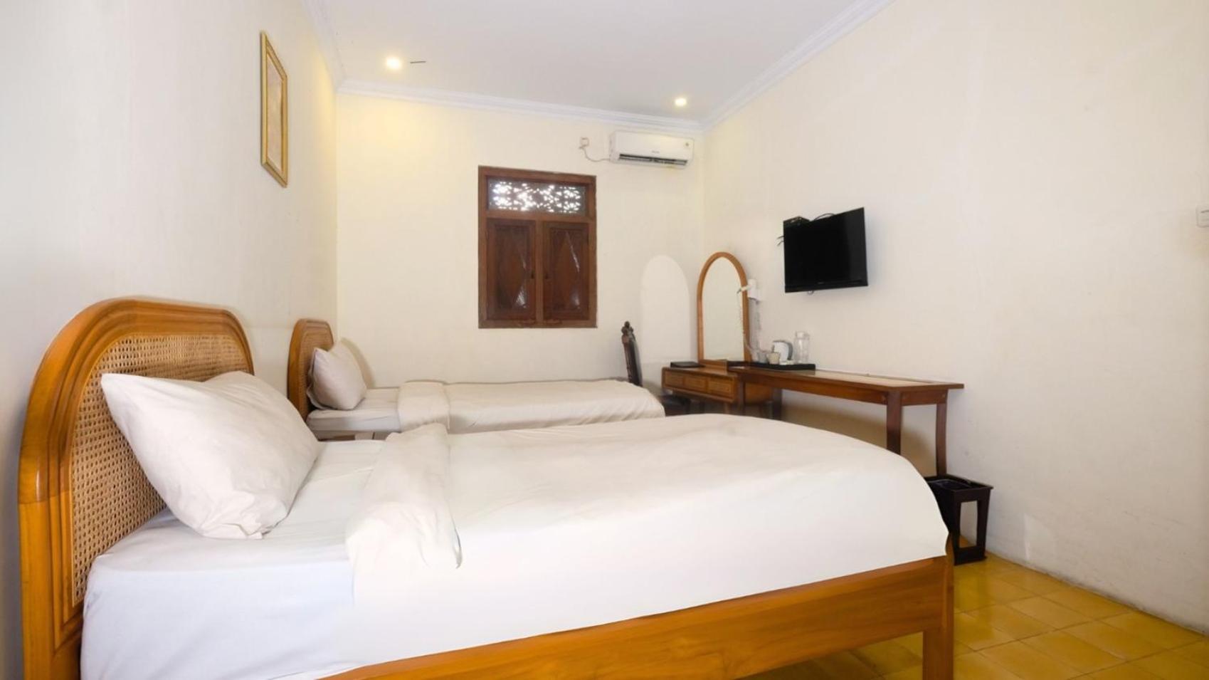 The Mangkoro Hotel By Sinergi Baturetno Esterno foto